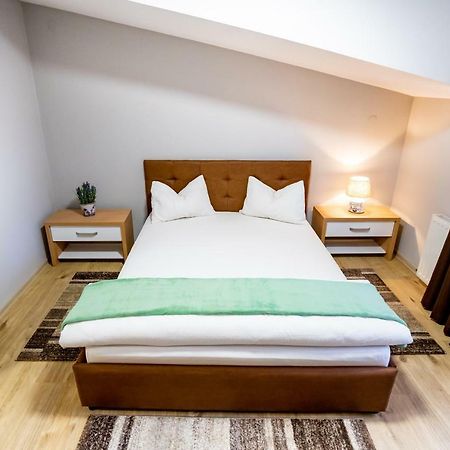 Casa Blum Hotel Lugoj Bagian luar foto