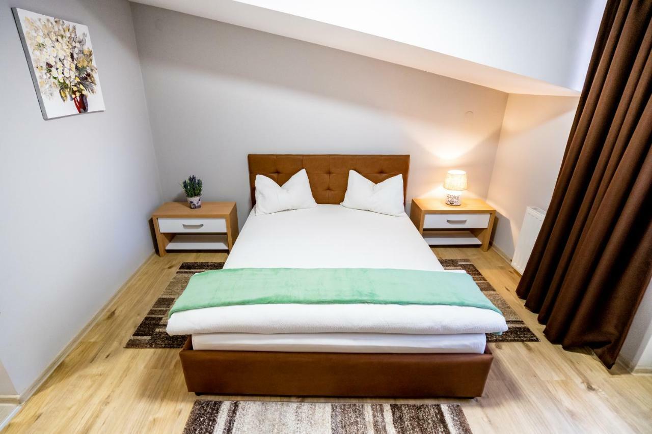 Casa Blum Hotel Lugoj Bagian luar foto